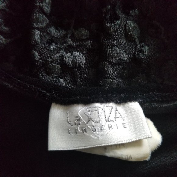 La Senza Sheer crushed Velvet Lingerie - Picture 4 of 6